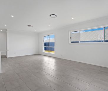 Stylish Family Living at Its Finest - Photo 3