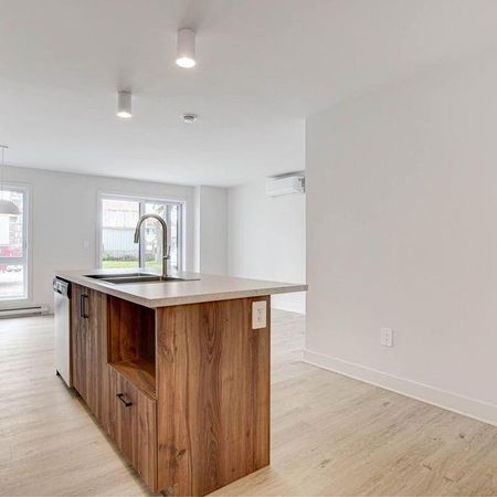 PROMO 1 mois gratuit Alphonse-Desjardins: Électroménagers inclus, Internet inclus ! Récent 3 1/2 - Photo 4