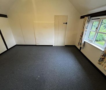 2 bedroom semi-detached house to rent - Photo 4