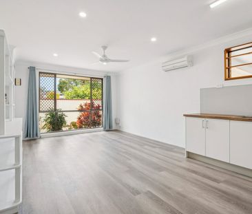 Lovingly Renovated Ground Floor Two Bedroom Unit (Water Usage & App... - Photo 4