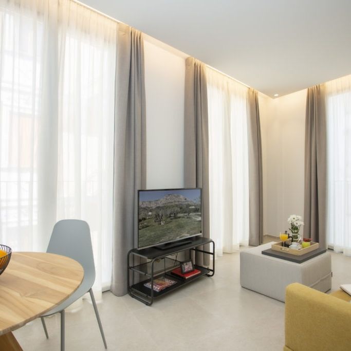 Piso para corta estancia en Valencia - Photo 1