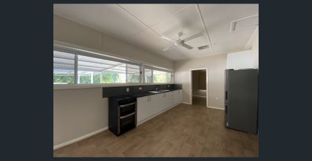 Low maintenance living with comfort in mind! - Photo 5