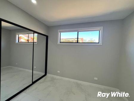 Newly Built Three Bedroom Granny Flat - Close to Hills Showground Metro Station - Photo 2