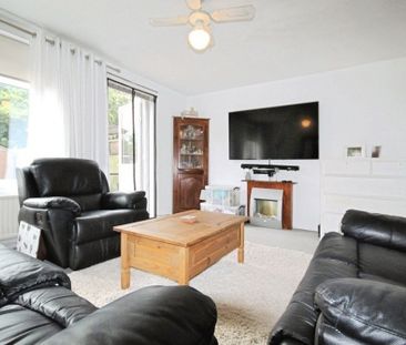 School Lane, Egham, Surrey, TW20 9LQ - Photo 3