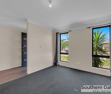 Spacious 3 bedroom 2 bathroom home - Photo 1