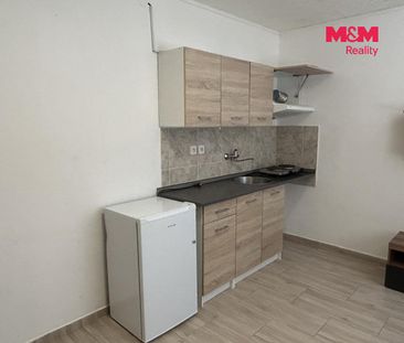 Pronájem bytu 1+kk a garsoniéry 16 m², Na Poříčí 55, Králův Dvůr Ka... - Photo 1