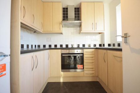 2 bedroom flat to rent - Photo 4