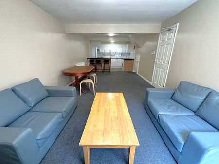 3 Bed Terraced House, Stokes Croft, BS1 - Photo 2