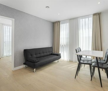 37 Clarendon Road, Watford - Photo 1