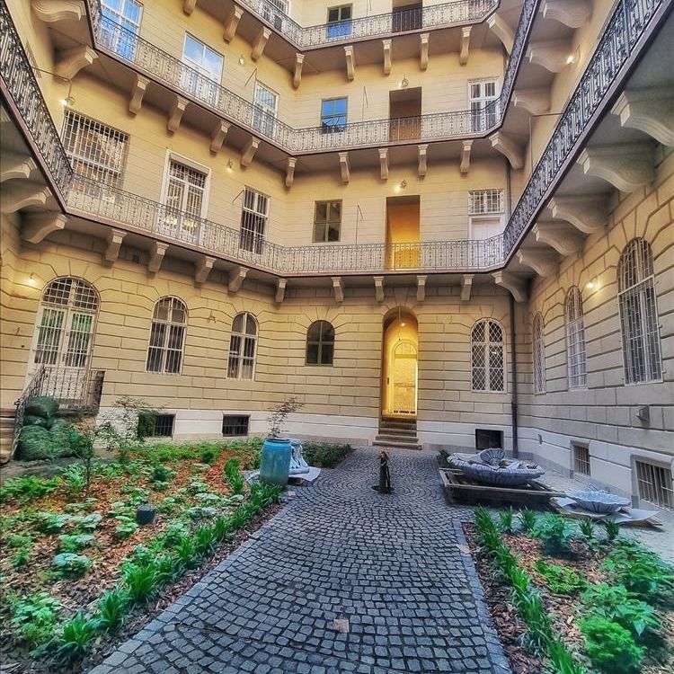 Kiadó felújított lakás - Budapest VI. kerület - Photo 1