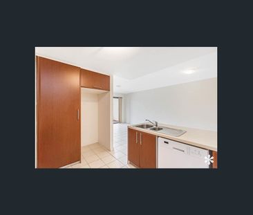 Secure Complex In Prime Location - Photo 6