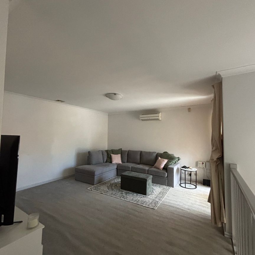 South Perth - Photo 1