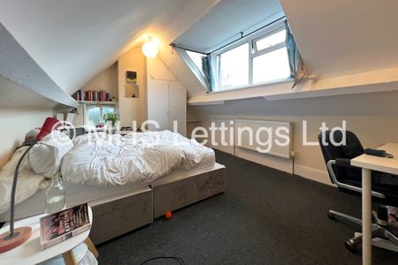 6 Bedroom Mid Terraced House for rent in Victoria Road - Photo 3