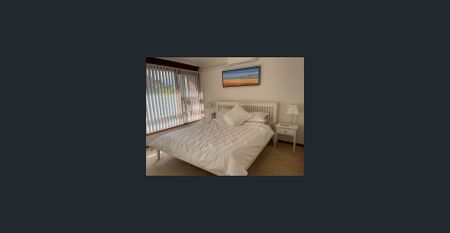 FULLY FURNISHED & Self Contained 3 Bedroom Townhouse - Photo 5