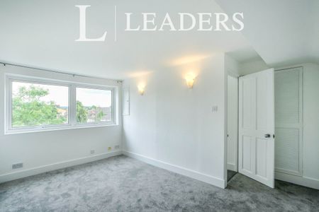 3 bedroom house to rent Keens Road, Croydon, CR0 - Photo 4