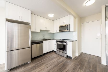 Sierra Estates — Downtown 2 Bedrooms - Photo 2