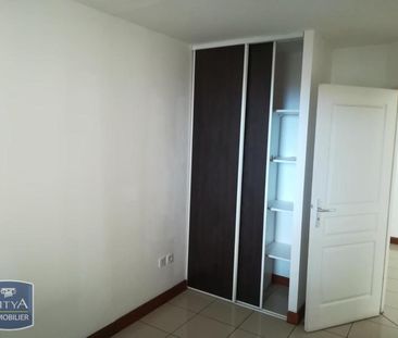 Location Appartement 3 pièces 53m² ST DENIS 97400 - Photo 6