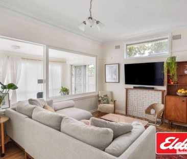Stylish 2-Bedroom Beachside Home - Photo 4