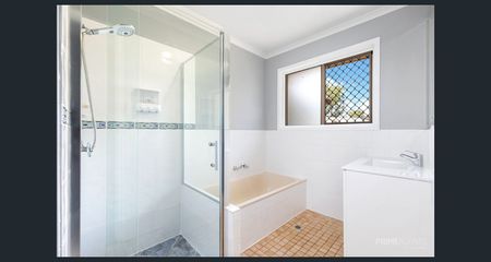 7 Howlett Street, QLD 4655, Urangan - Photo 4
