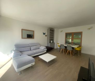 Location Appartement 3 pièces 77m² - Photo 2