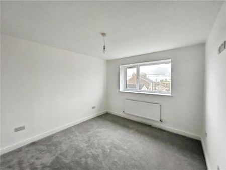 3 bedroom end of terrace house to rent - Photo 4
