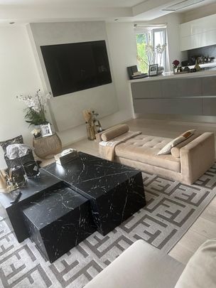 Luxury villa with garden and pool! - Photo 1