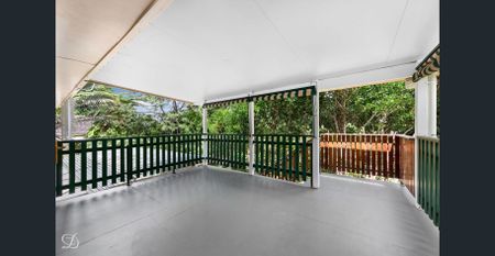 Family Home - Photo 3