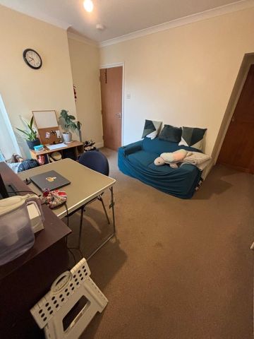 1 Bed Flat, Caversham, RG4 - Photo 3