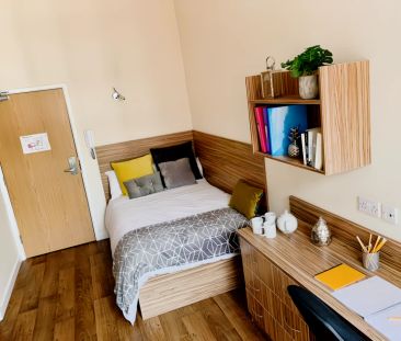 Premier Skylight En-suite - Photo 2