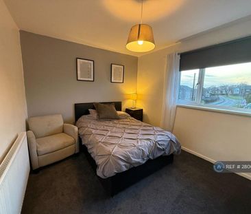 3 bedroom semi-detached house to rent - Photo 4