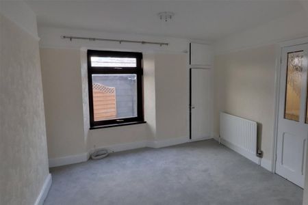 3 bedroom terraced house to rent - Photo 4