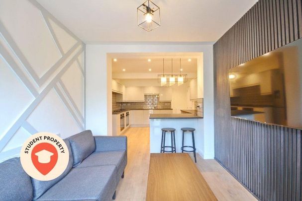 6 bedroom semi-detached house to rent - Photo 1