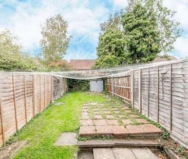 Waller Drive, Northwood, HA6 - Photo 2