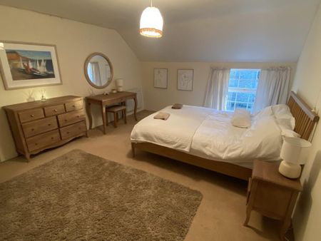 4 bedroom detached house to rent - Photo 3