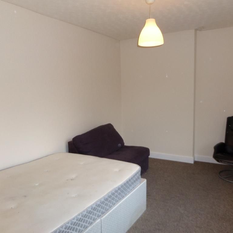 1 bedroom bedsit to rent - Photo 1