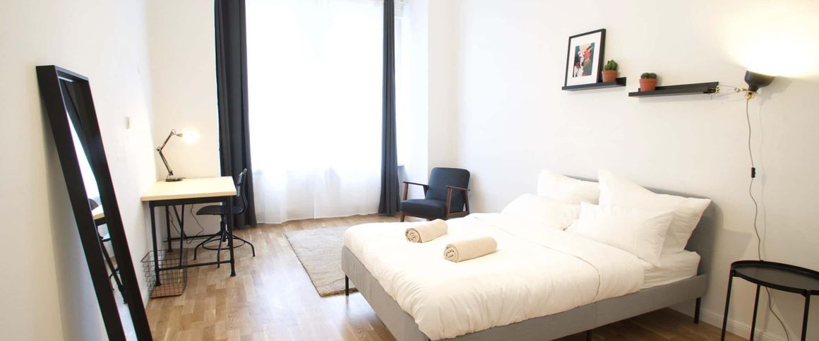 Room in Bernhard-Weiß-Straße, Berlin for 43 m² with 2 bedrooms - Foto 1