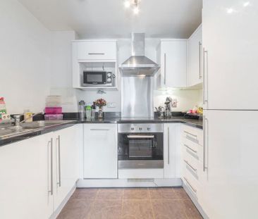 2 bedroom flat to rent - Photo 4