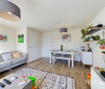 3 bedroom semi-detached house to rent - Photo 4