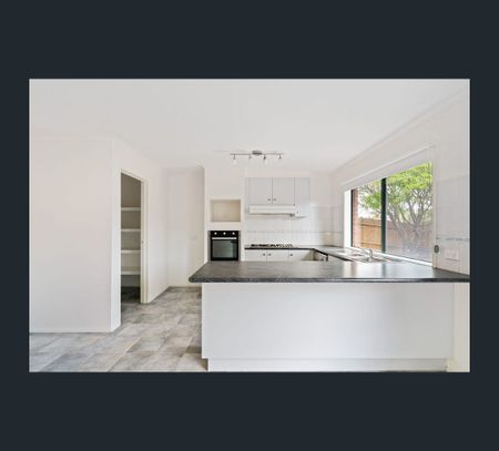 10 Shannon Place, Langwarrin, Vic 3910 - Photo 4