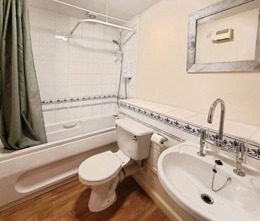 2 bedroom Flat To Let - Photo 6