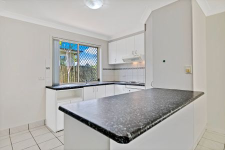 Air-Conditioned Townhouse in Central Location! - Photo 5