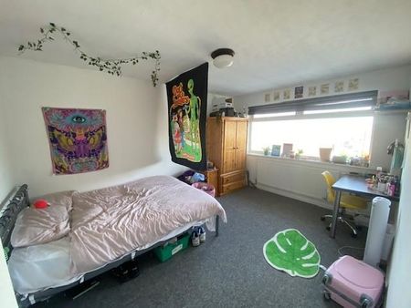 5 bedroom semi-detached house to rent - Photo 3