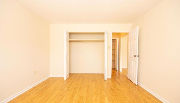 Elroy Apartments - Photo 1