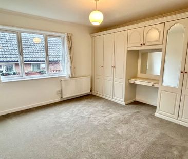 3 bedroom Spacious Three Bedroom Property to rent - Photo 3