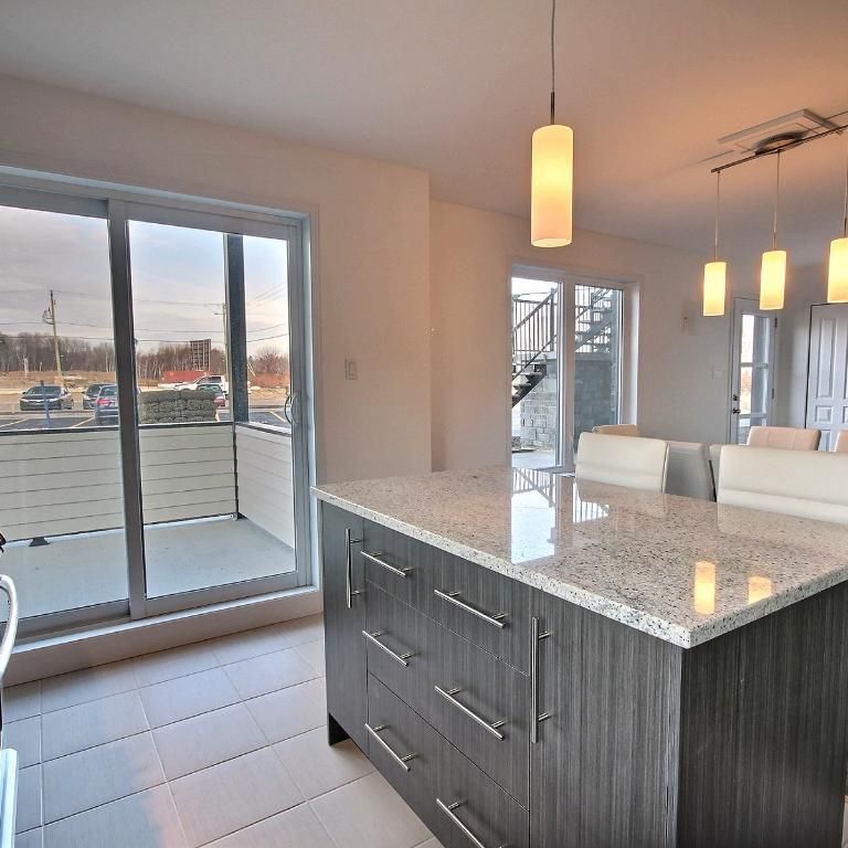 Appartement 4 1/2 + bureau - Lévis (St-David), 2ième étage, air clim, 2 stationnements, libre 1ier décembre 2025 - Photo 1