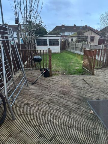 1 bedroom in a house share to rent - Photo 4