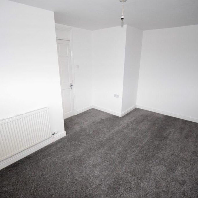 3 bedroom end of terrace house to rent - Photo 1