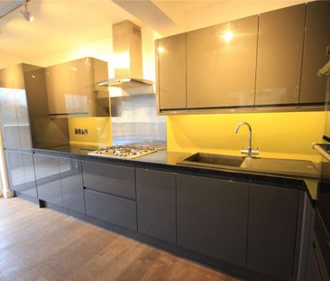 Elmcroft Crescent, - Photo 6