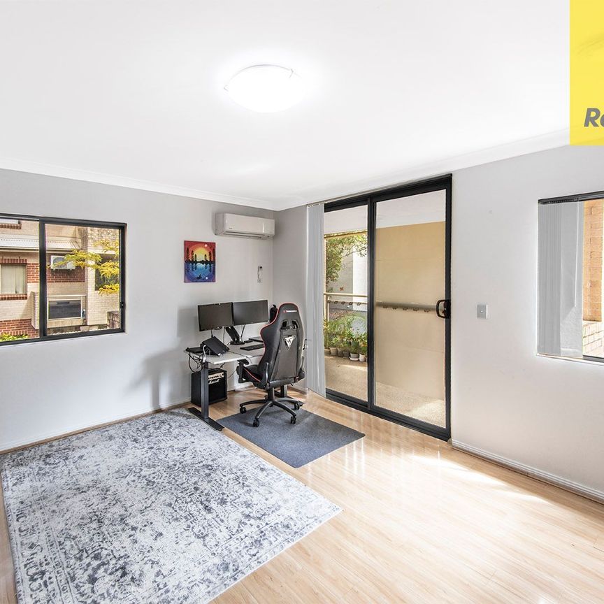 Two Bedroom Unit In Central Location - Photo 1