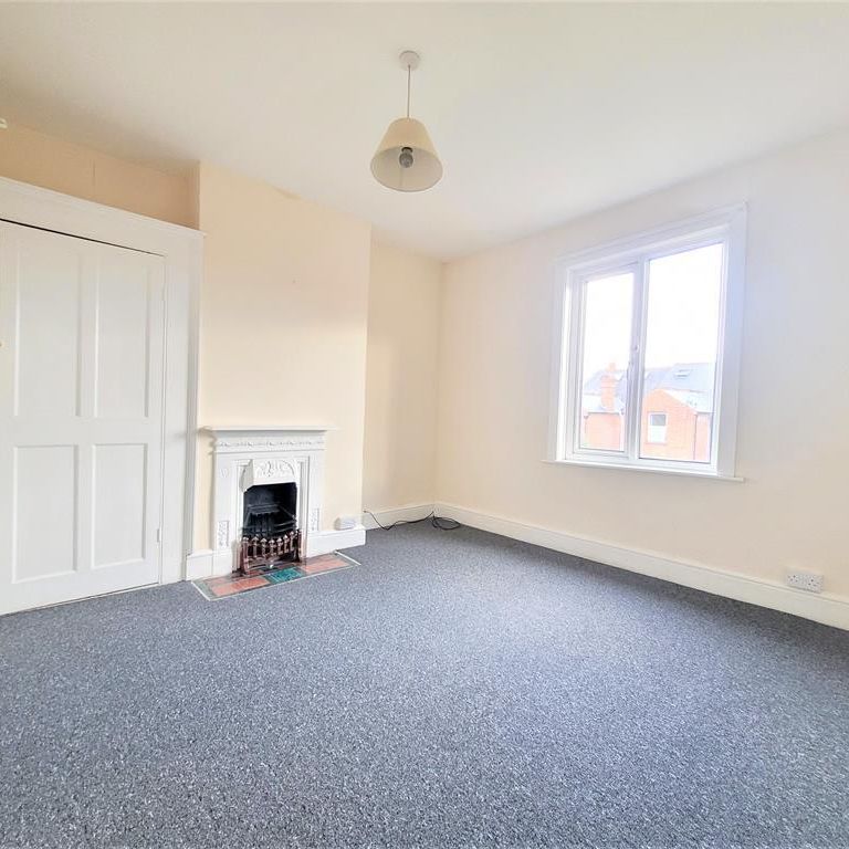 5 bedroom end of terrace house to rent - Photo 1